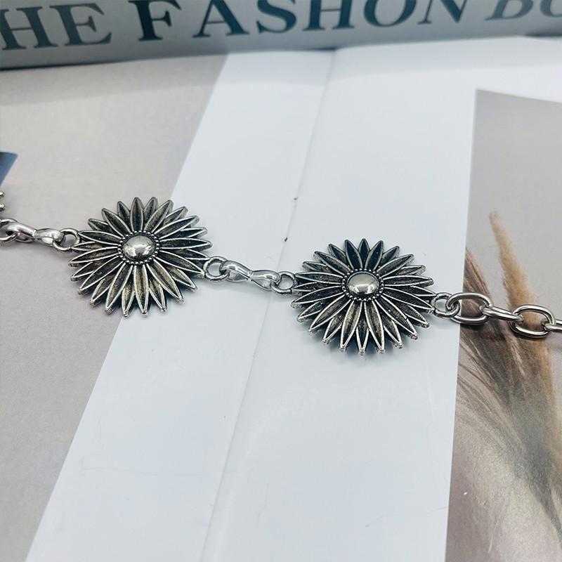 Vintage Metal Daisy Waist Chain For Women With Punk Style And Silver Finish