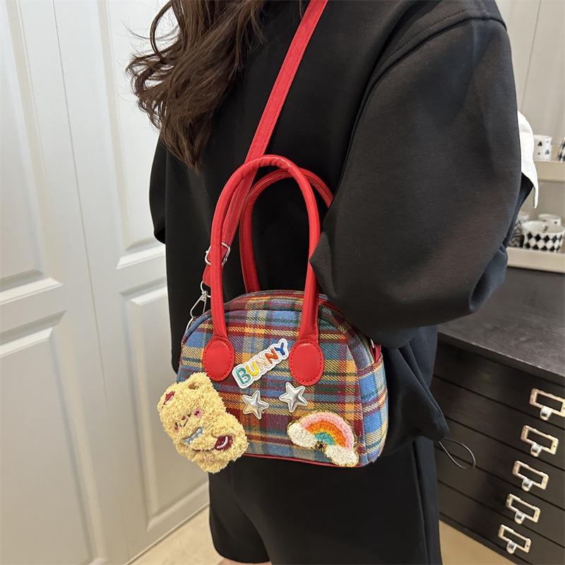 Cartoon cute girl sweet handbag women sweet and spicy versatile casual personality fashion high sense messenger bag
