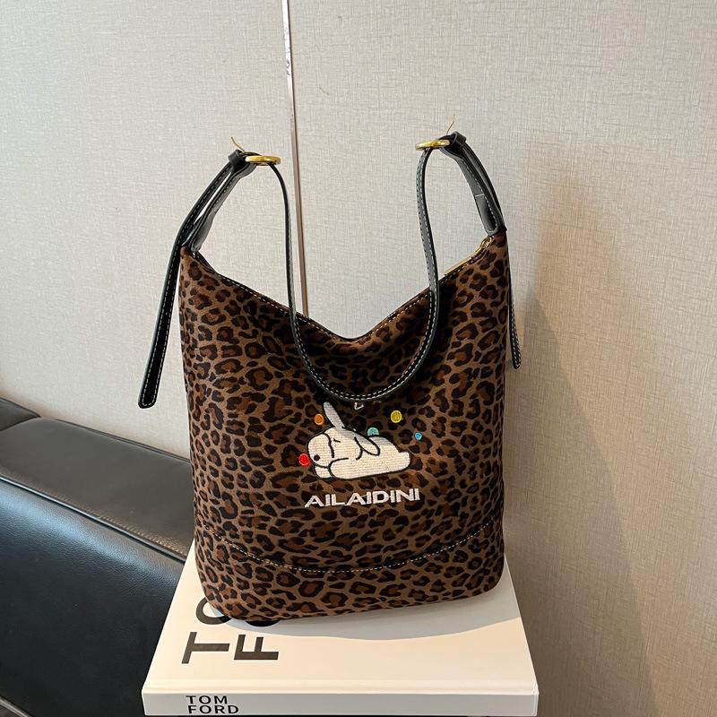 New brown leopard print armpit bag cute cat student class bag women's leisure large capacity shoulder tote bag