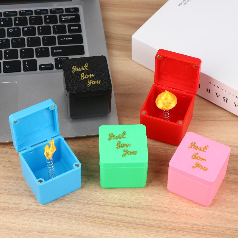 Christmas Surprise Box Prank Middle Finger Gift Box Prank Toys Creative Desk Pop Up Surprise Present Case Xmas Gifts