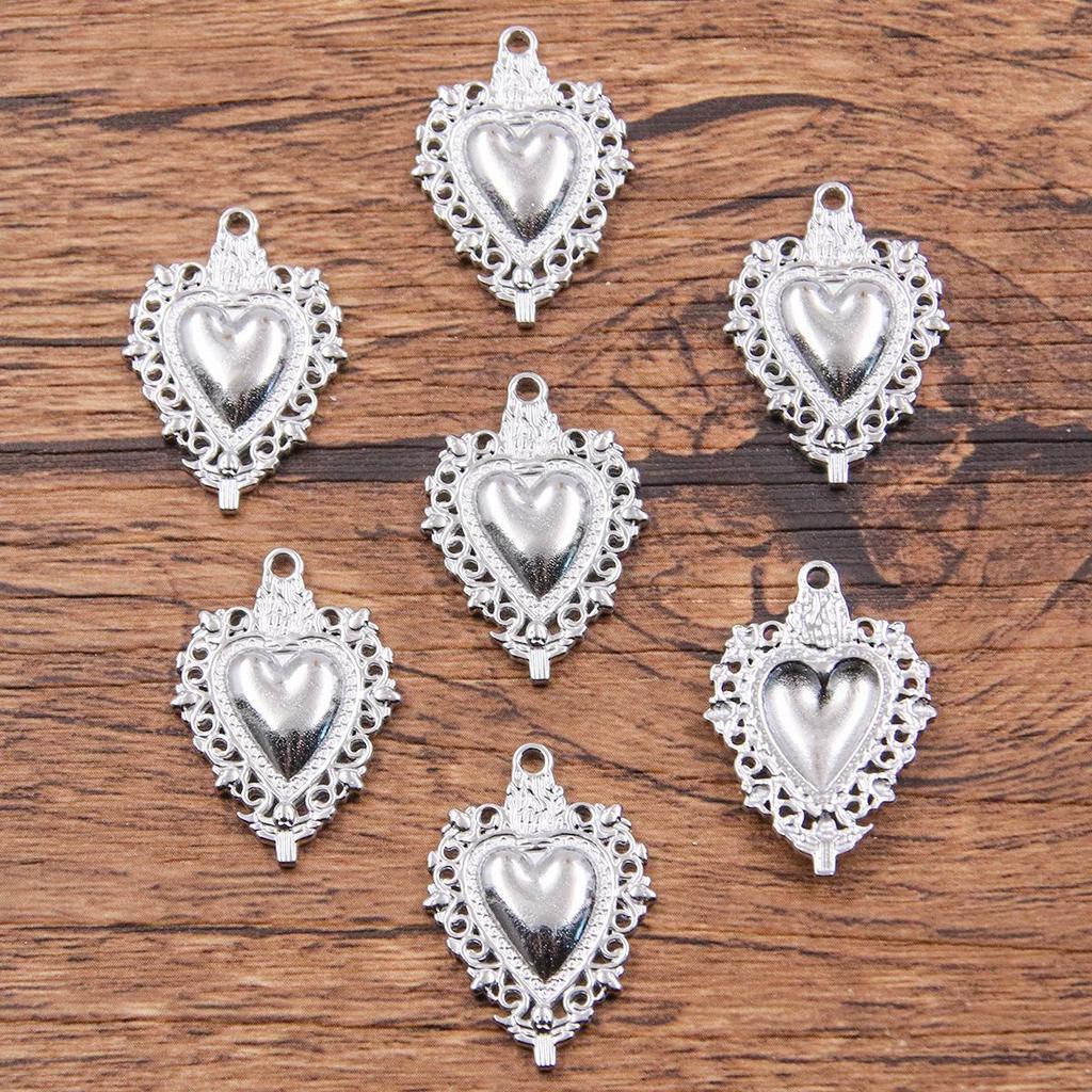 Gothic Heart Charms: Vacuum-Plated Stainless Steel Jewelry Accessories in 2 Colors and Multiple Styles for Halloween Pendants