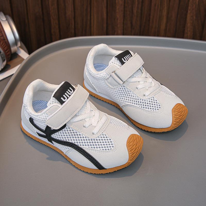 Children's shoes 2025 spring and summer new students mesh hollow breathable boys sports shoes soft sole non-slip girls board shoes
