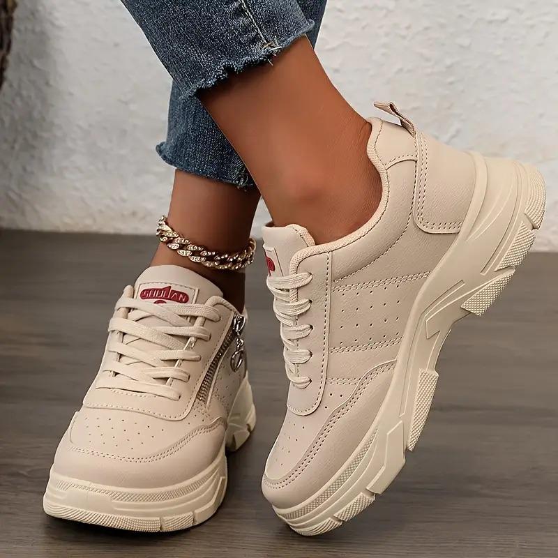 New Style White Sneakers for Autumn And Winter 2025, Breathable, with Hidden Height Increase, Versatile, High Thick Sole, Suitable for Students