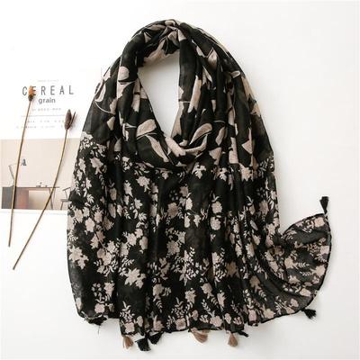 Elegante Zwarte Bloemen Katoen Kwast Hoofddoek & Zonnebrand Sjaal voor Lente/Zomer