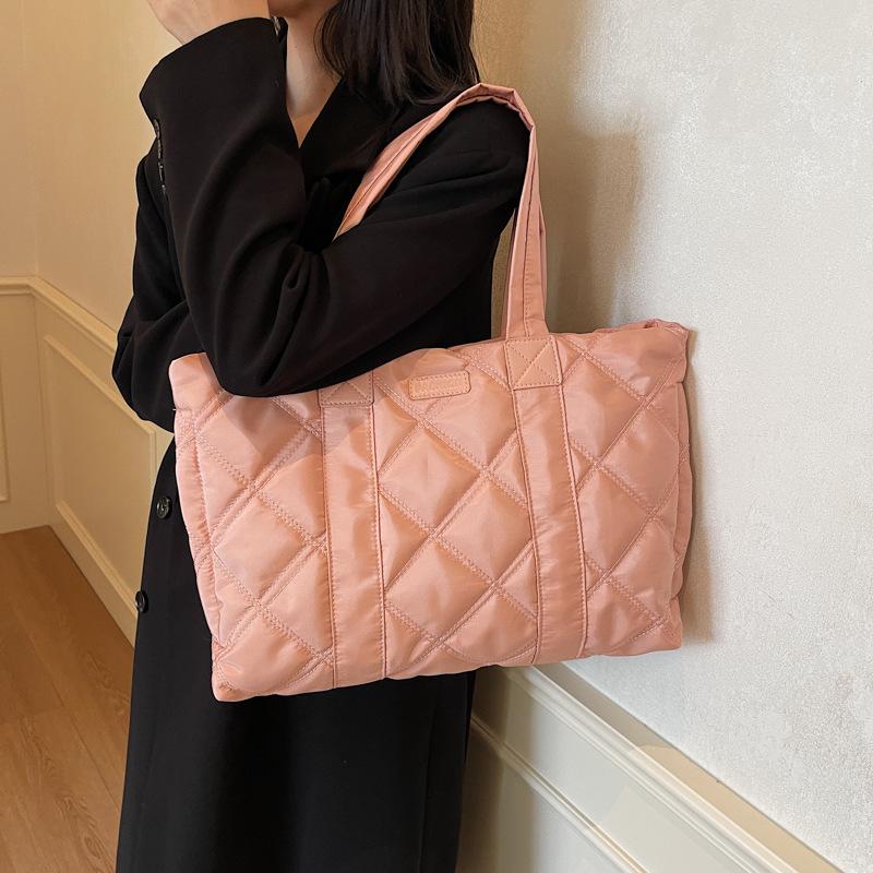 

New Casual Tote Bag Large Capacity Shoulder Bag Rhombus Handbag Bag Versatile рожевий