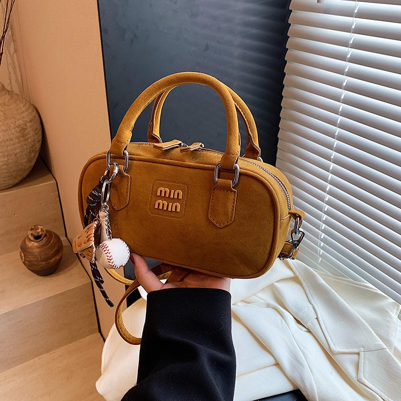 Autumn and Winter Retro Matte Small Bag Women's New Popular Versatile Messenger Bag Portable Pillow Bag