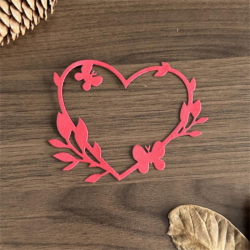 Heart Wreath Die Cut Stencils Scrapbooking Embossing Tool Carbon Steel Cutting Die for Scrapbooking Card Making Album