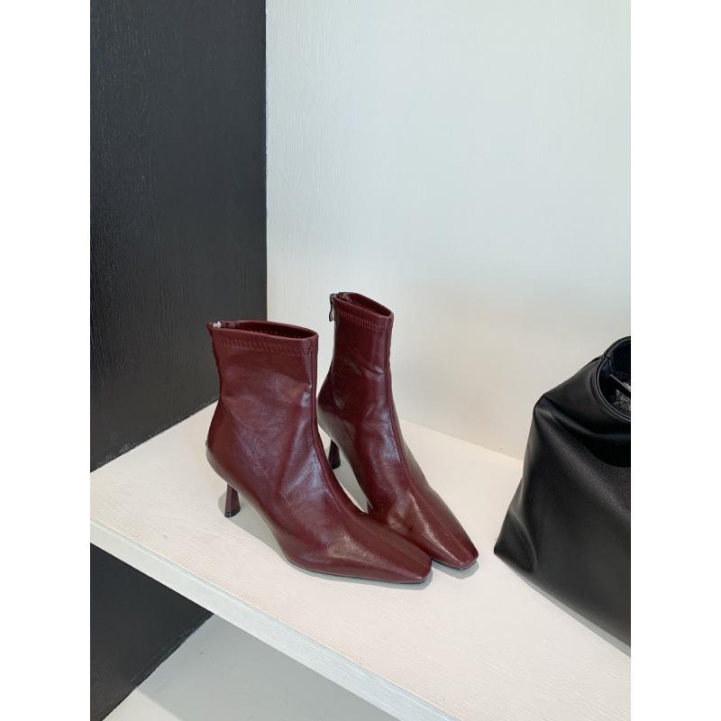 Francouzské malé holé boty na vysokém čtvercovém podpatku, boty pro dámskou podzimní a zimní novou Xiaoxiangfeng tenkou krátkou obuv, tenký podpatek Marti