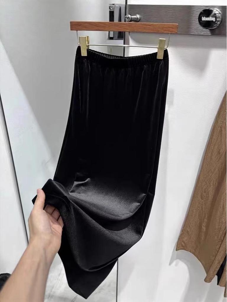 High-Waist Black Velvet Split Midi Skirt - Women's Autumn/Winter Fashion