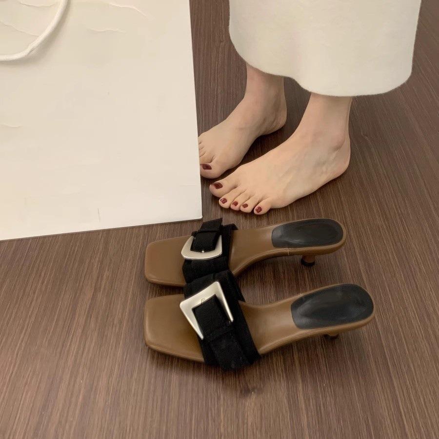 Premium belt buckle one-word slippers for women wearing 3cm small high heels, not tired of feet, cat and cool slippers