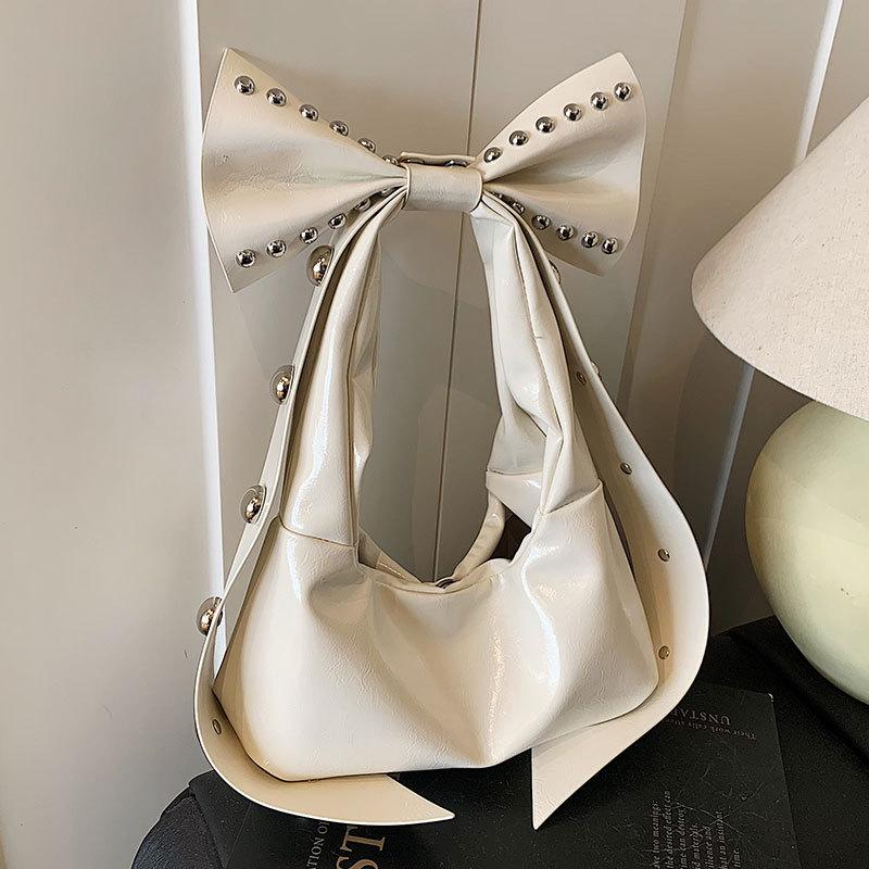 Fashion Spice Girl Trend Rivet Locomotive Bag Sweet Cool Niche Design Bow Personalized Shoulder Bag