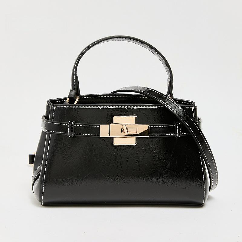 

2025 Winter Luxury Metal Buckle Square Shoulder Bag for Women чорний