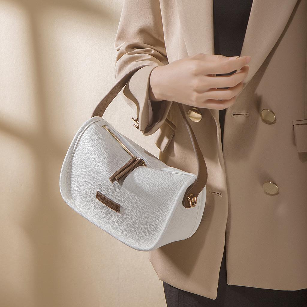 2024 New Summer Niche Design Single-Shoulder Underarm Bag, High-End Fashion Commuting Versatile Crossbody Baguette Bag