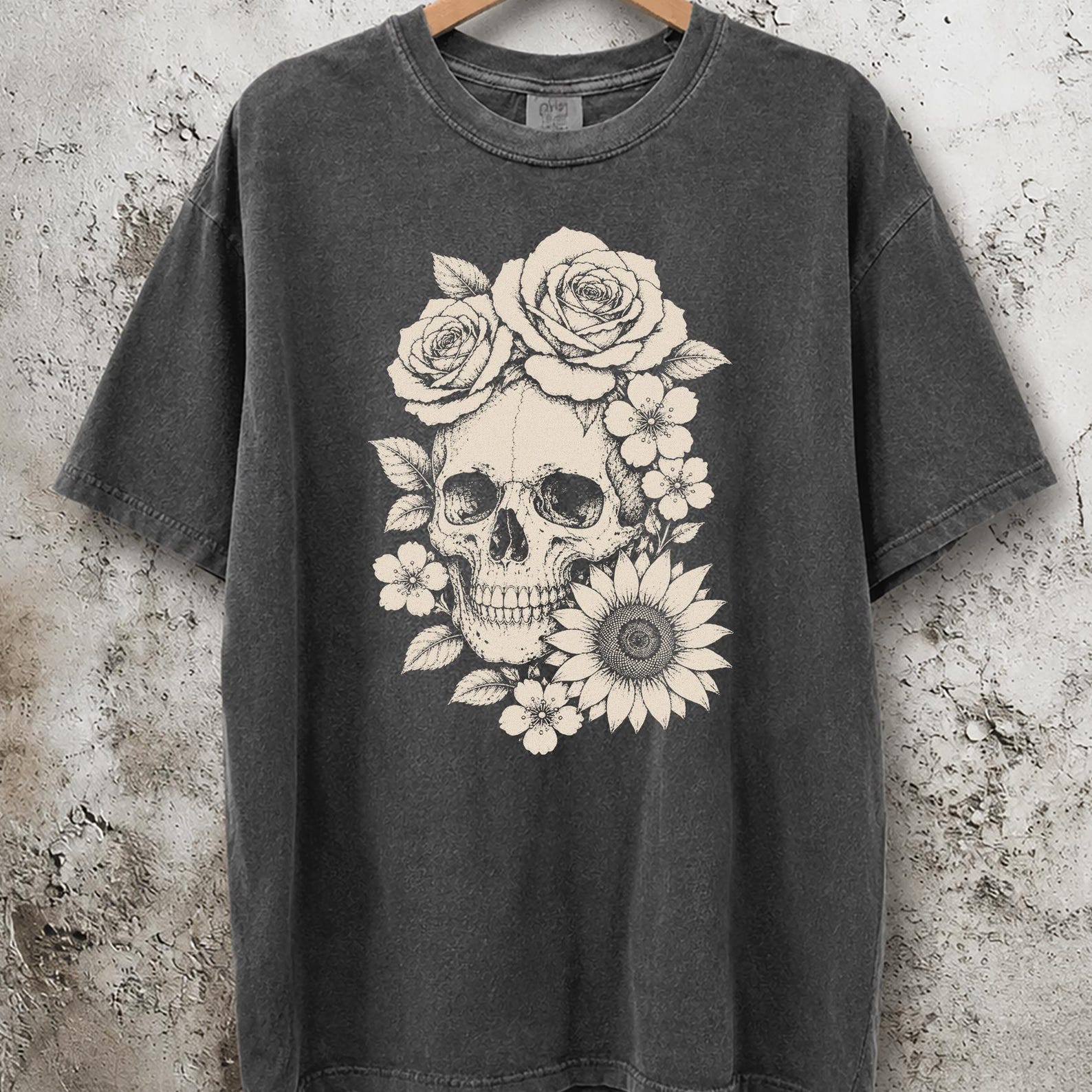 Dark Botanical Floral Skull Shirt, Vintage Floral Graphic Tee, Retro Gothic Flower Gift Top 2XL
