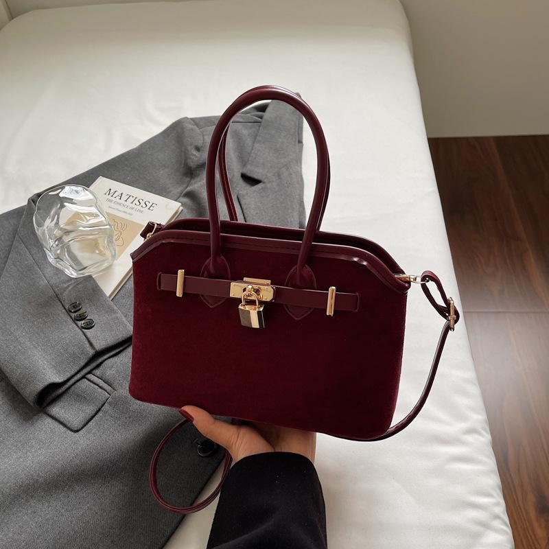 

Ретро матовая маленькая сумка женская осень и зима новая универсальная сумка-мессенджер высококлассная портативная маленькая сумка бордовый