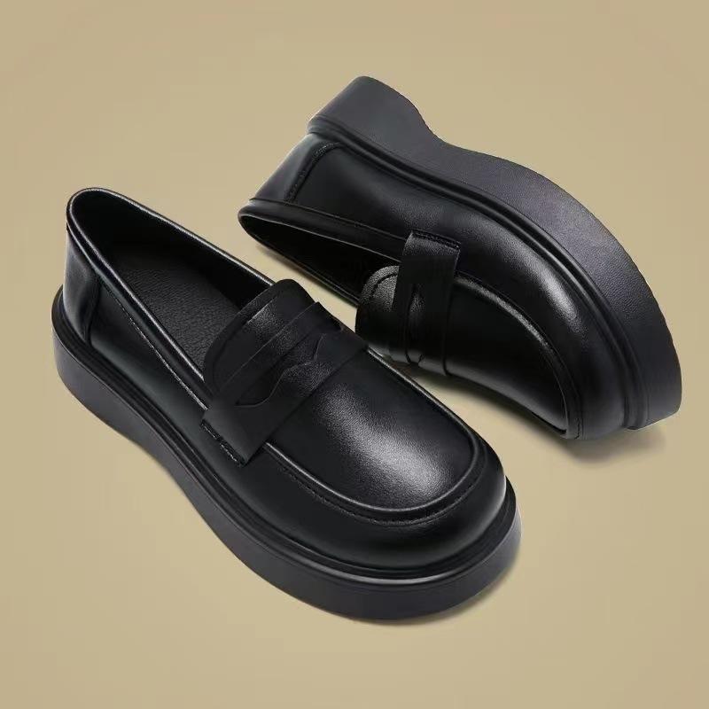 

Черные маленькие кожаные туфли нишевые осенние новые женские туфли мягкая подошва нескользящие туфли на плоской подошве женские одинарные туфли 40 чёрный