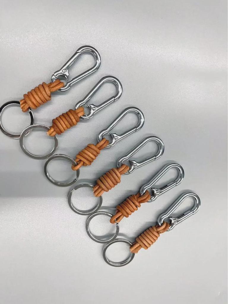 "Retro Carabiner Alloy Leather Keychain with Handwoven Strap - Men's Business Gift"
