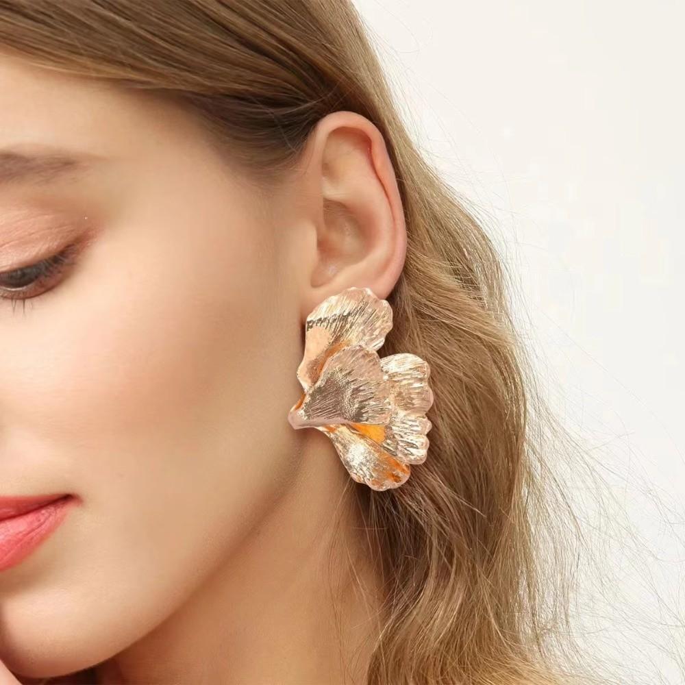 Lightweight Flower Earrings Alloy Ear Jewelry Exquisite Ear Studs  for Women
