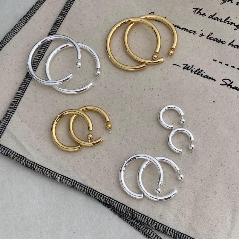 2024 European & American Minimalist Gold-Tone C-Shaped Hoop Earrings for Women