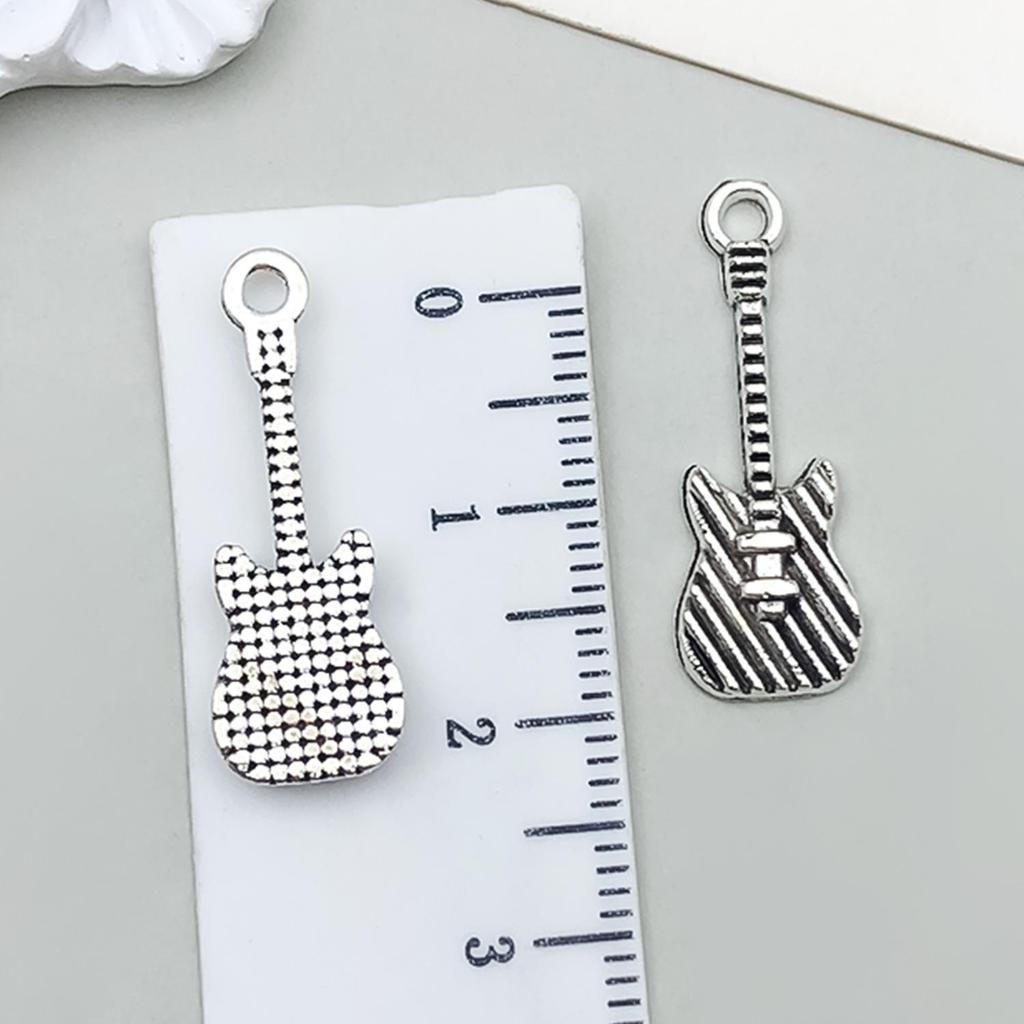 Starožitný stříbrný slitinový přívěsek ve tvaru noty na kytaru pro DIY šperky