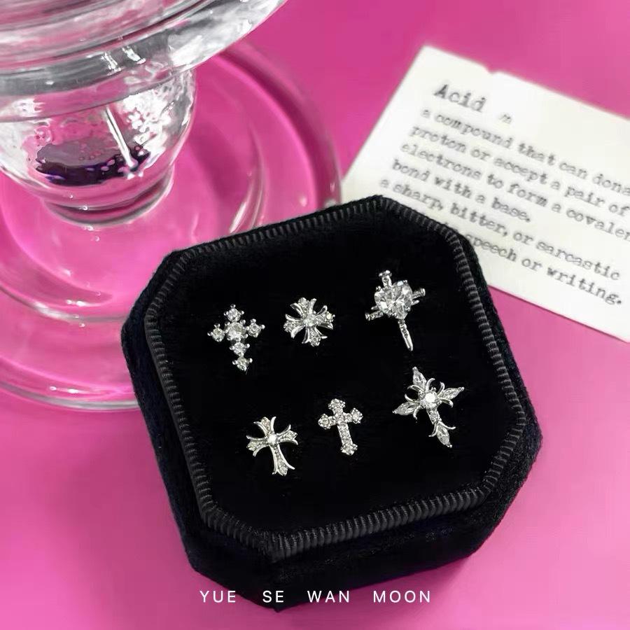 Unisex Silver Cross Helix Ear Cuff In Japanese Korean Style, Titanium Steel Cartilage Piercing Earring.