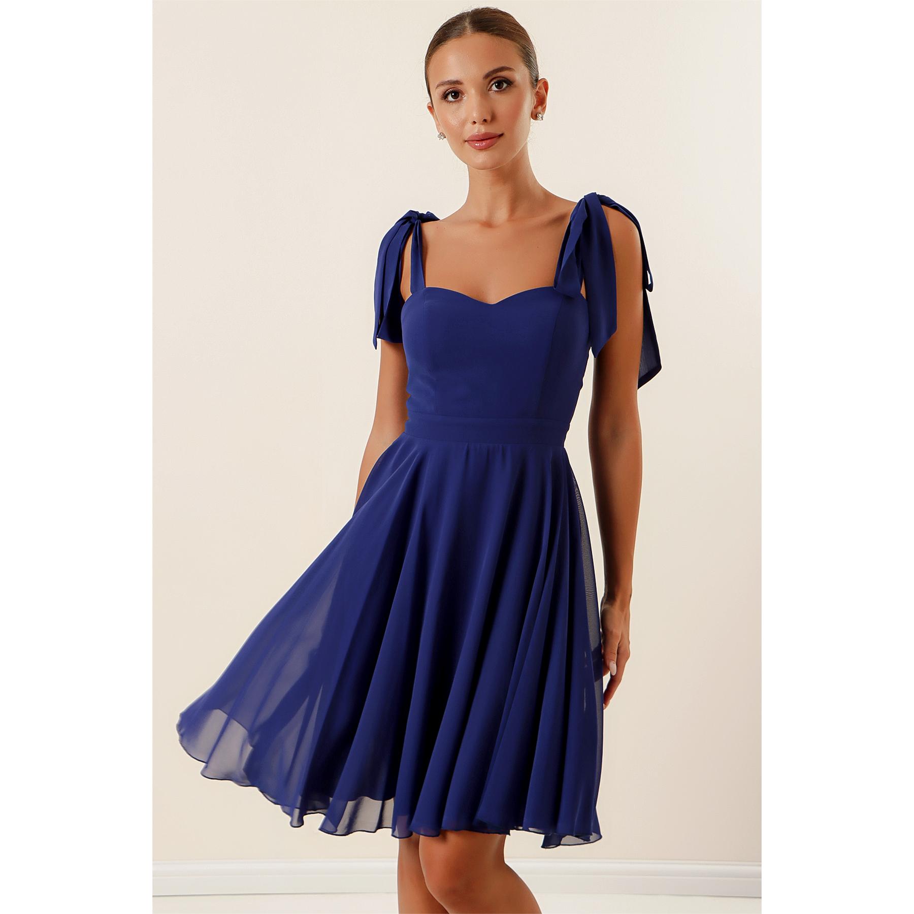 

Шифоновое платье с подкладкой и шнуровкой на бретелях