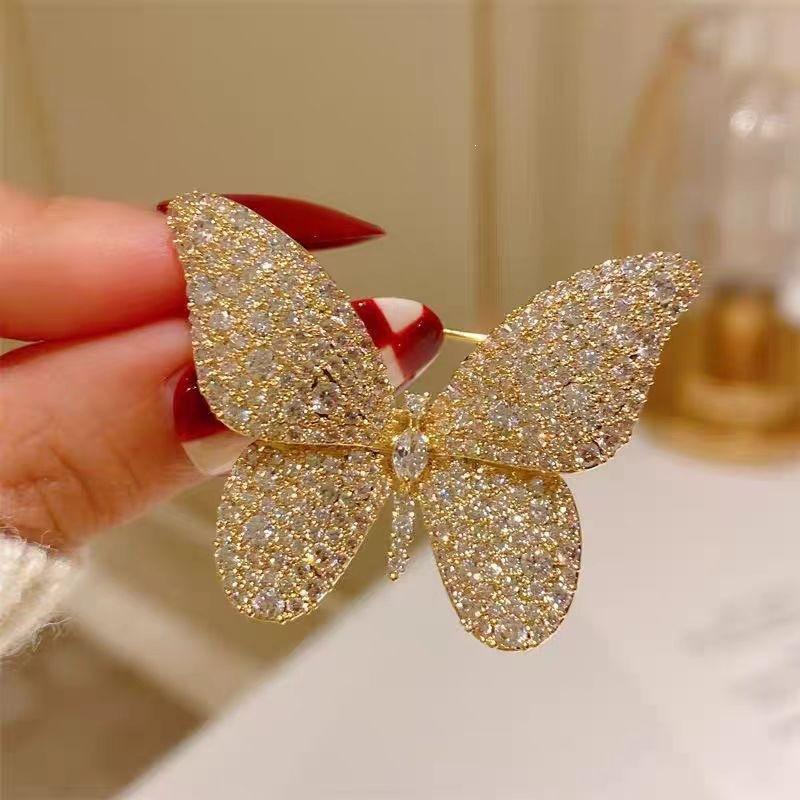 1Pcs Classic Lady Dress Suit High-End Pins Jewelry Fashion Women Girls Elegant Crystal Butterfly Brooches Badges