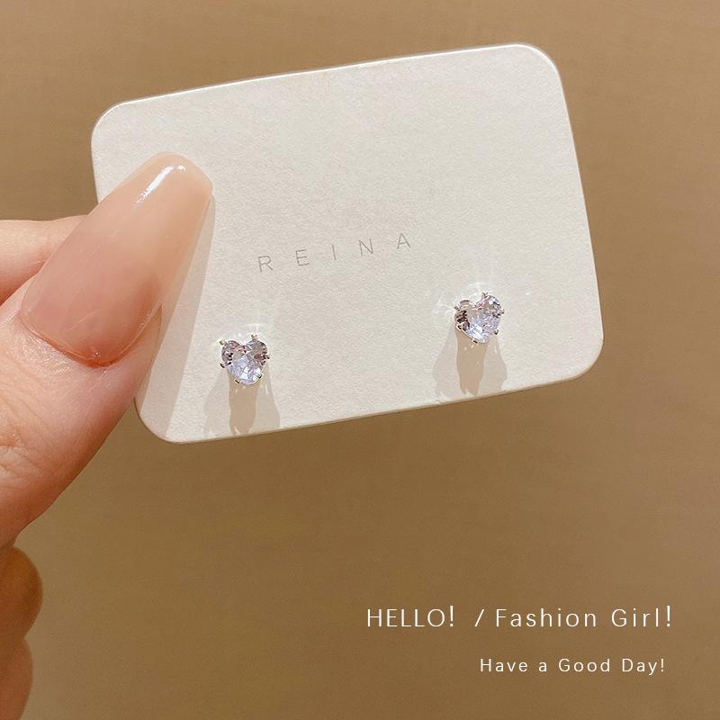 

Simple Sweet Super Sparkling Micro-inlaid Zircon Heart Shape Stud Earrings for Women Fashion Temperament Commuting Jewelry Gift
