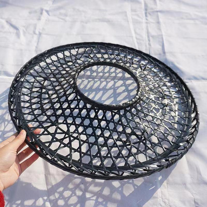 Chapeau Original en Bambou Noir - Accessoire de Costume Daxia Japonais avec Design Antique en Bronze Do Li