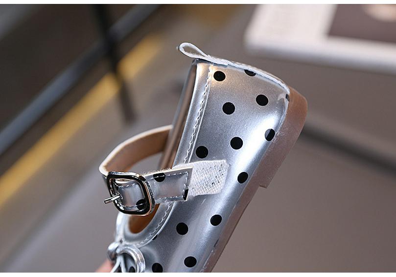 2026 Autumn Retro Polka Dot Shallow Square Toe Flats for Girls