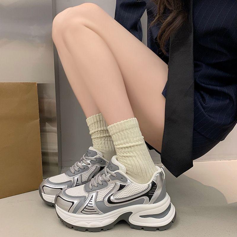 

МОДНЕ ВЗУТТЯ Чоловічі дихаючі спортивні кросівки Спортивне взуття для бігу Відкритий жіночий теніс Тренажер для тренажерного залу 40 срібний