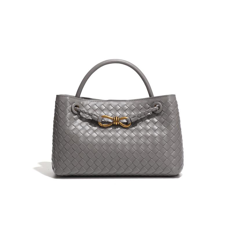 

Fashion horizontal handwoven bag women s casual large capacity shoulder messenger bag commuter high-end handbag