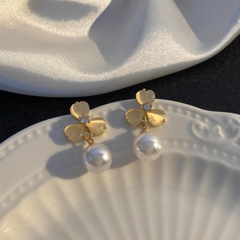 French Flower Pearl Earrings Elegant Irregular Drop Earrings Temperament Charm Earrings Vacation Party Jewelry For Women