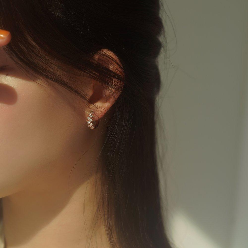 Sandy One-Touch Hoop Earrings W