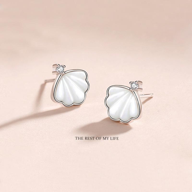 Stainless Steel Cast Minimalist Earrings 18K Waterproof  Sterling Silver Stud Earrings Women's Niche Design High-quality Mother-of-pearl Earrings
