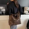 Fashionable, Casual and Personalized Large-capacity Tote Bag, A High-quality Single-shoulder Crossbody Bag for Women
