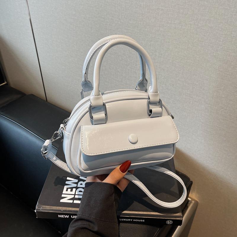 Premium Bowling Bag 2025 Summer New Fashion Trend Shoulder Messenger Bag Niche Design Portable Women's Bag