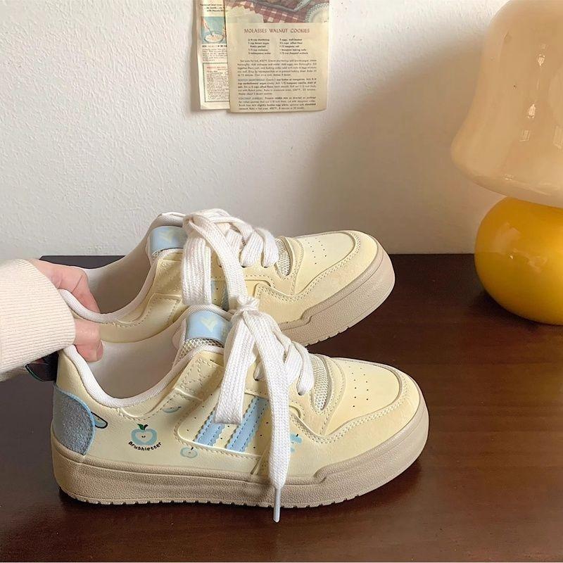 Trsgui Spring Niche Christmas Style Casual Women's New Fashion Little White Shoes Classic Women's Board Shoes