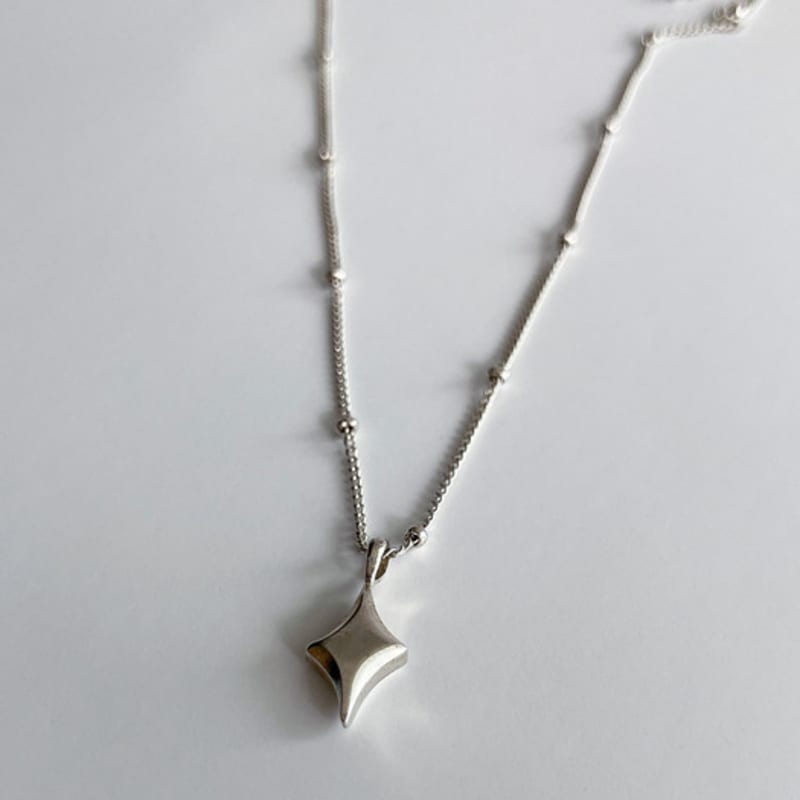 Melliv Silver Simple Star Pendant Necklace_mvn03