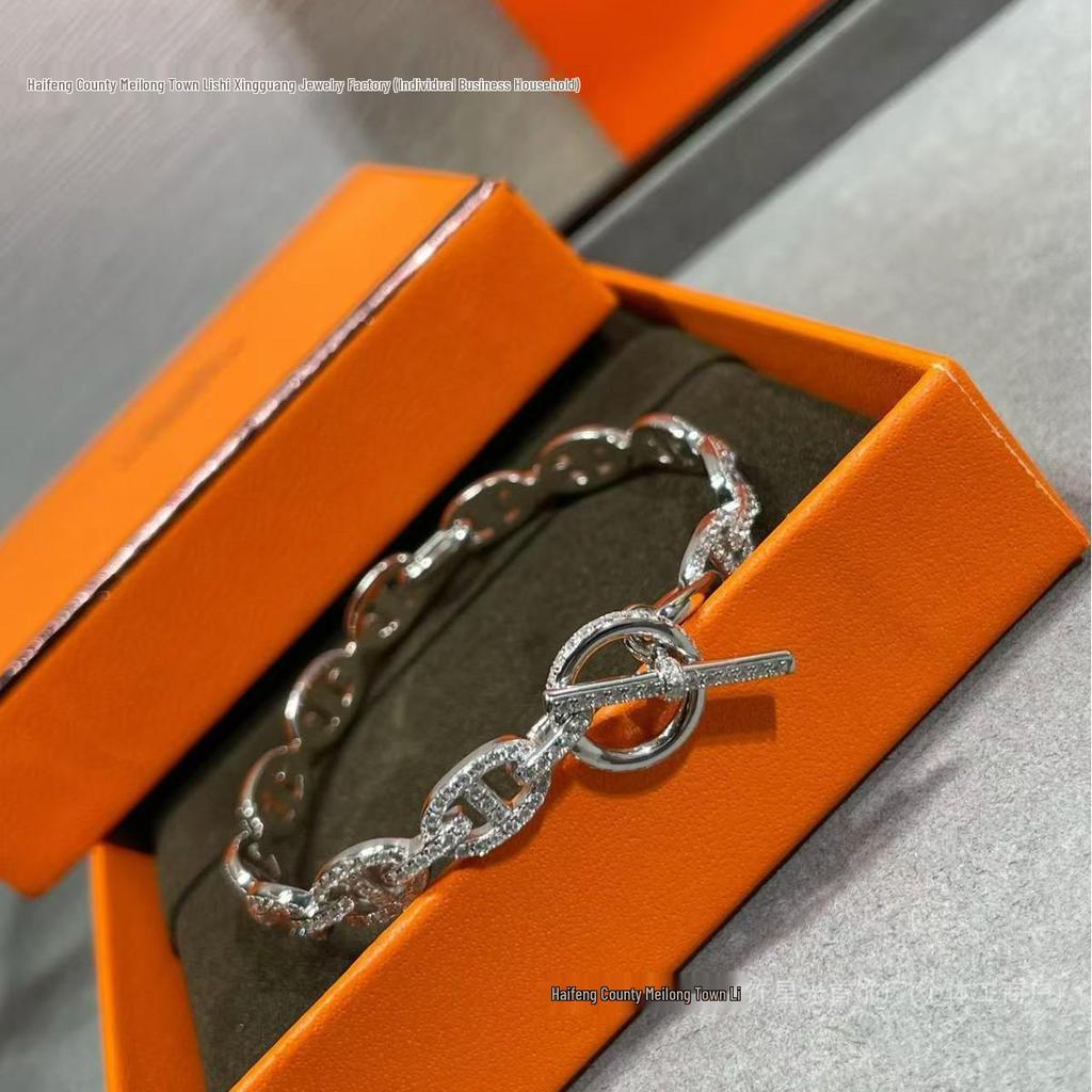 European & American 18k Rose Gold Plated Pig Nose OT Buckle Bracelet with Diamonds and Star Design for Women
