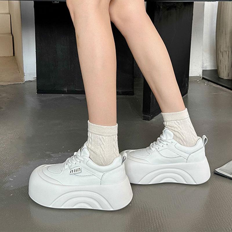 Muffin dikke zool kleine man lelijk schattig brood schoenen dames herfst 2025 nieuw veelzijdig sport en vrije tijd board schoenen