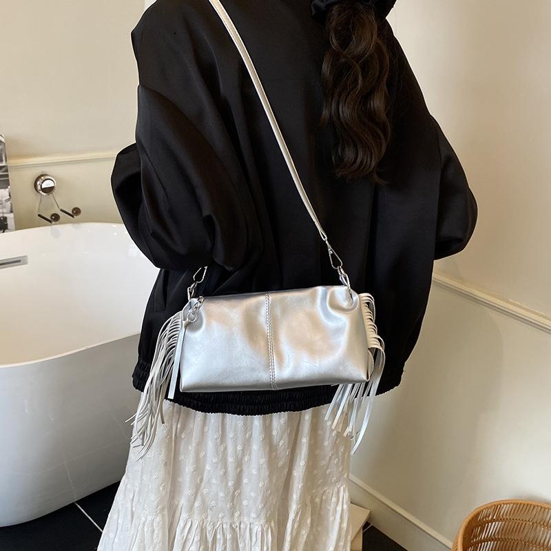 Niche Summer Pleated Bag Handbag Hand Carry Out Women's Underarm Bag Method Stick Bag Messenger Bag