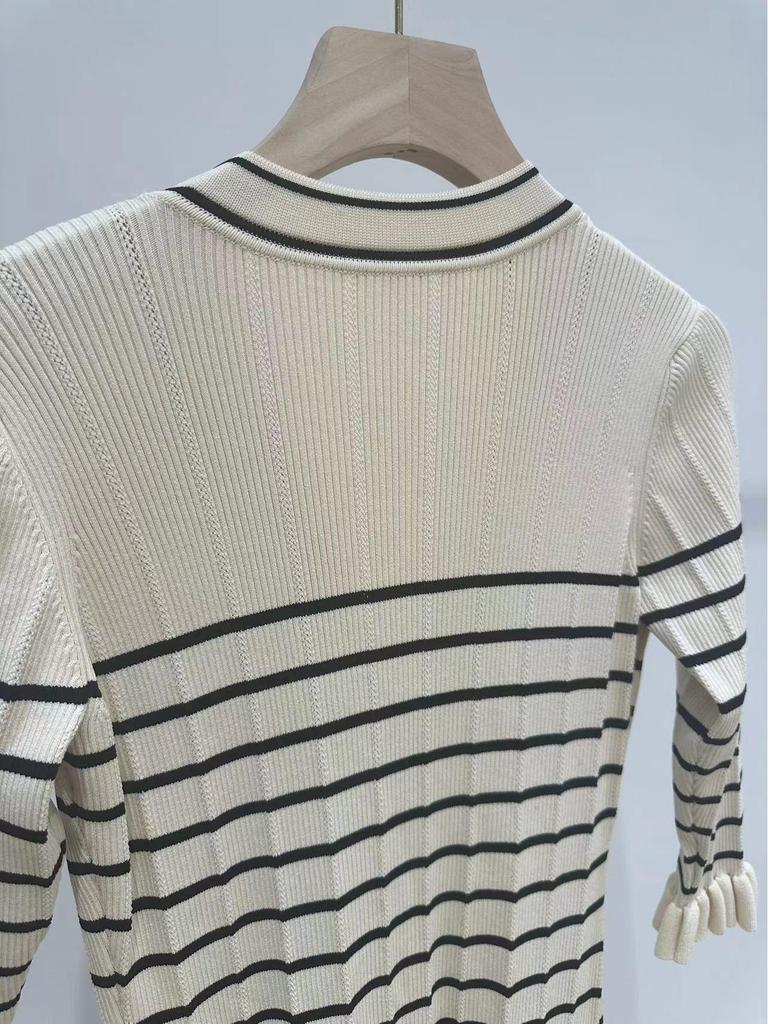 2024 Summer French-Style V-Neck Striped Slim-Fit Knitted Dress