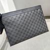 [Pre-Owned] Classic Solid Color Design Leather Handbag Clutch Large Size - Excellent #PWY1LA