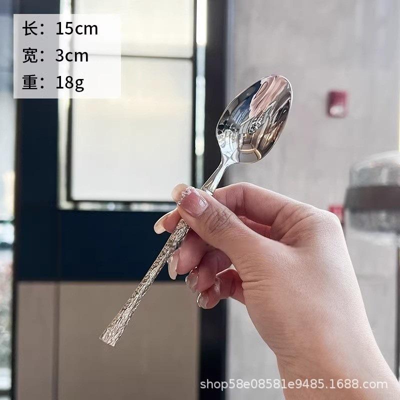 304 Stainless Steel Light Luxury European Hammer Pattern Western Food Knife and Fork Spoon High Value Mirror Polished Steak Knife and Fork Set