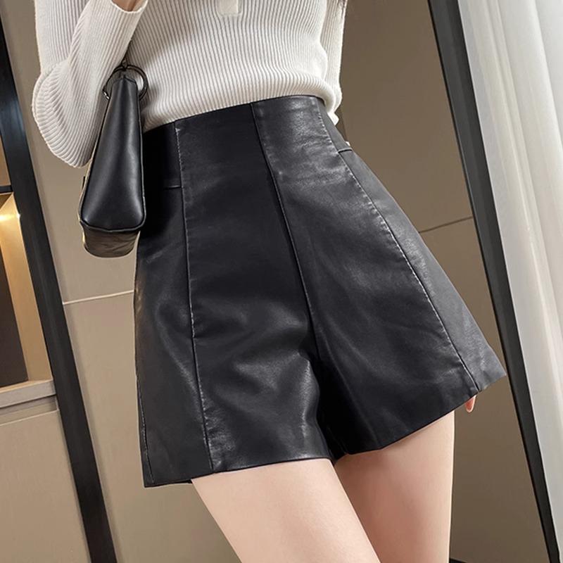 Women's Black PU High-Waist Leather A-Line Shorts - Slim Fit, Wide-Leg, All-Season, Versatile Outdoor Wear.