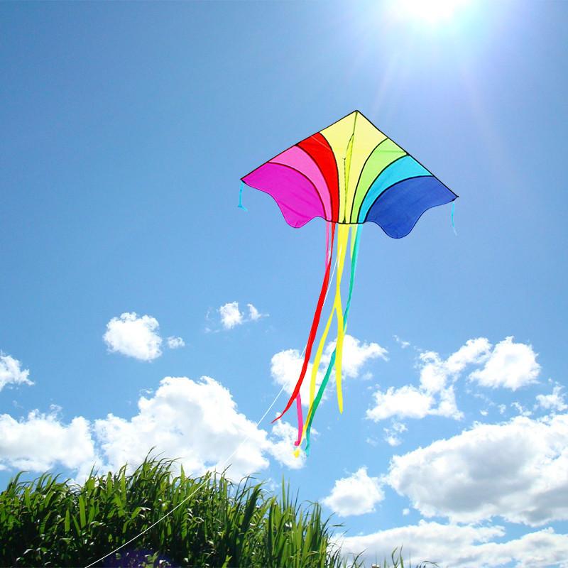 Kolorowy Tęczowy Trójkątny Kreskówkowy Dziecięcy Latawiec Z Długim Ogonem Dobry Do Latania Łatwy