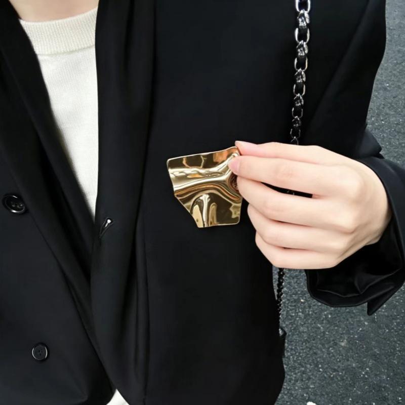 Geometric Irregular Metal Brooch - Niche Design for Daily Commute & Street Style