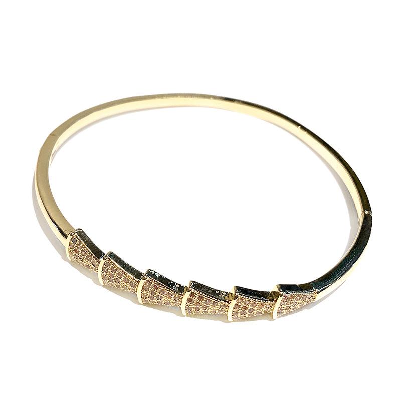 Fashionable Light Luxury Copper Inlaid Diamond Bracelet Accessories Retro Versatile Bracelet
