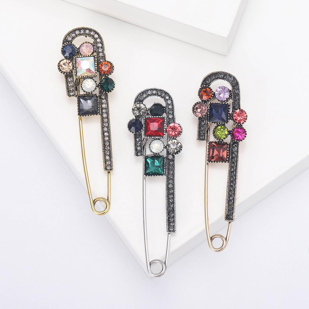 Trendy Rhinestone Five Pointed Star Brooches for Women Unisex Pearl Flower Pins Office Party Friend Gifts Jewelry Accessories